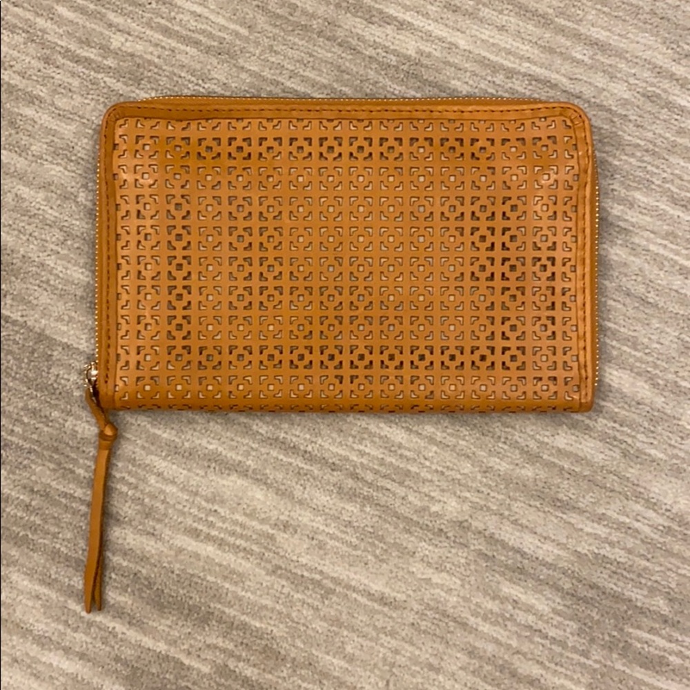 Ellie Kai Camel Brown Leather Zip Wallet Clutch